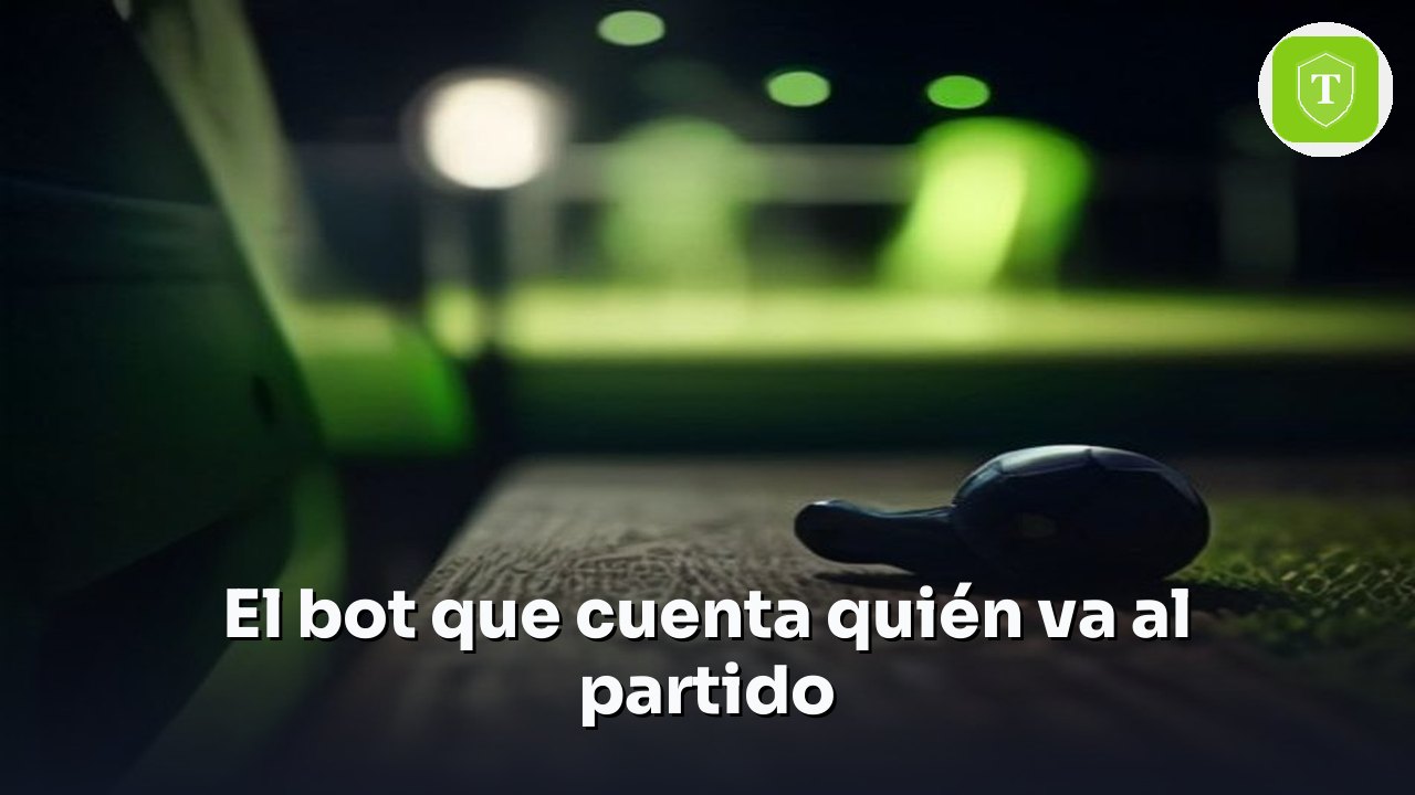 Celular al borde de una cancha iluminada con la frase: el bot que cuenta quién va al partido